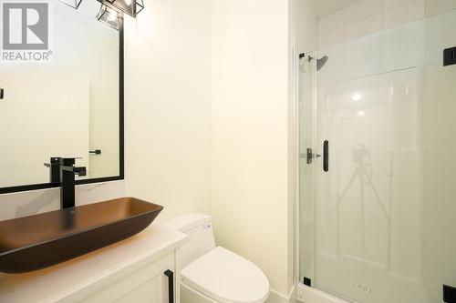 1725 Balsam Place, Kamloops, BC - Indoor Photo Showing Bathroom