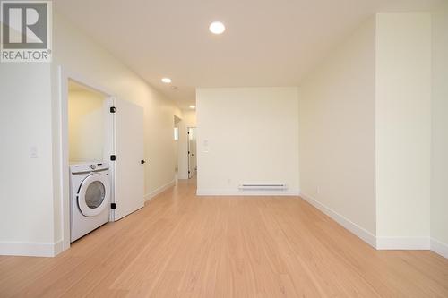 1725 Balsam Place, Kamloops, BC - Indoor Photo Showing Laundry Room