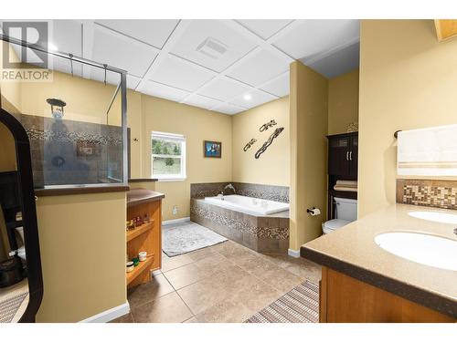 7629 Barnhartvale Road, Kamloops, BC - Indoor Photo Showing Bathroom