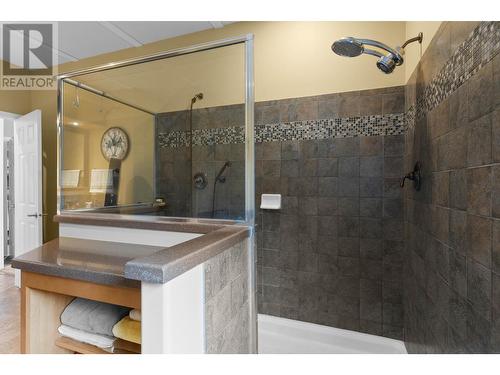 7629 Barnhartvale Road, Kamloops, BC - Indoor Photo Showing Bathroom