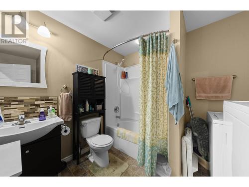 7629 Barnhartvale Road, Kamloops, BC - Indoor Photo Showing Bathroom