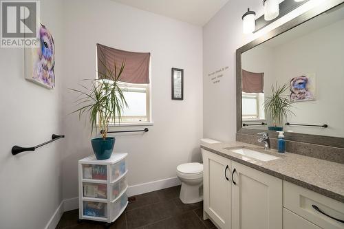 105-60 Hudsons Bay Trail, Kamloops, BC - Indoor Photo Showing Bathroom