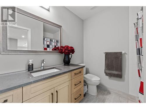 481 Pevero Place, Kamloops, BC - Indoor Photo Showing Bathroom