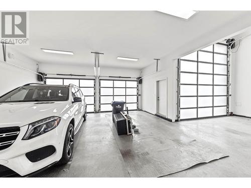 481 Pevero Place, Kamloops, BC - Indoor Photo Showing Garage