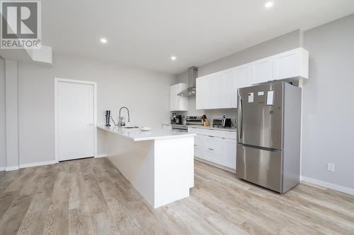 481 Pevero Place, Kamloops, BC - Indoor Photo Showing Kitchen