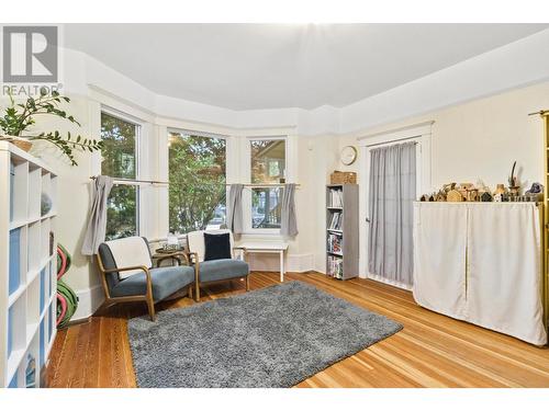 615 St Paul Street, Kamloops, BC - Indoor Photo Showing Living Room