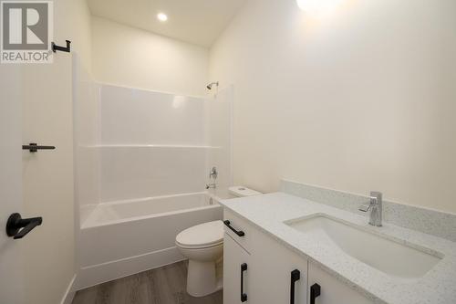 115-2648 Tranquille Rd, Kamloops, BC - Indoor Photo Showing Bathroom