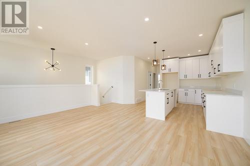 115-2648 Tranquille Rd, Kamloops, BC - Indoor Photo Showing Kitchen