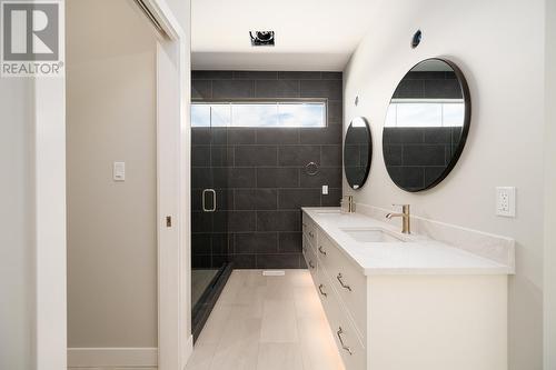 2165 Galore Cres, Kamloops, BC - Indoor Photo Showing Bathroom