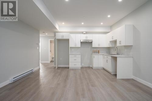 2165 Galore Cres, Kamloops, BC - Indoor Photo Showing Kitchen