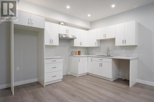 2165 Galore Cres, Kamloops, BC - Indoor Photo Showing Kitchen