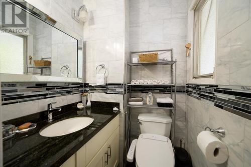 1091 Wildwood Drive, Kamloops, BC - Indoor Photo Showing Bathroom