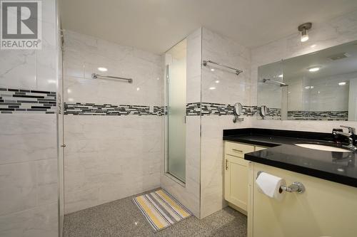 1091 Wildwood Drive, Kamloops, BC - Indoor Photo Showing Bathroom