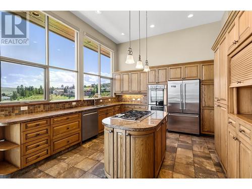 1108 Burgess Way, Kamloops, BC - Indoor Photo Showing Kitchen