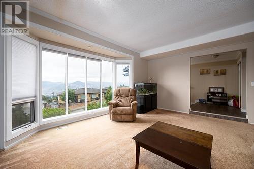 2156 Van Horne Drive, Kamloops, BC - Indoor Photo Showing Living Room