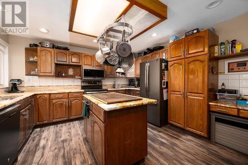 2156 Van Horne Drive, Kamloops, BC - Indoor Photo Showing Kitchen