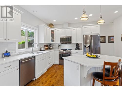 1911 Kechika Street, Kamloops, BC - Indoor Photo Showing Kitchen With Upgraded Kitchen