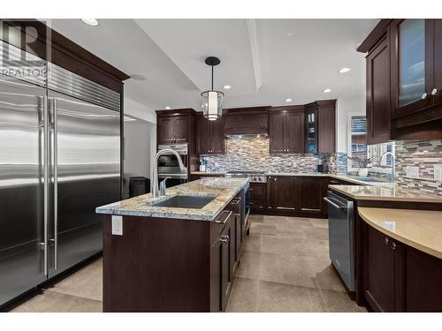 2010 Glenmohr Drive, Kamloops, BC - Indoor Photo Showing Kitchen With Upgraded Kitchen