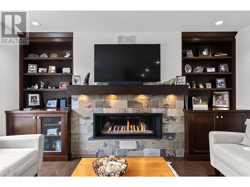 2010 Glenmohr Drive, Kamloops, BC - Indoor Photo Showing Living Room With Fireplace