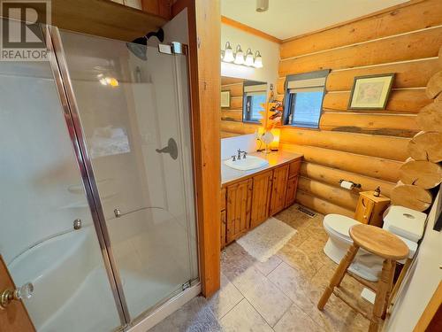 1035 Highway 5A, Princeton, BC - Indoor Photo Showing Bathroom