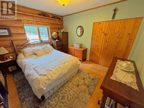 1035 Highway 5A, Princeton, BC - Indoor Photo Showing Bedroom