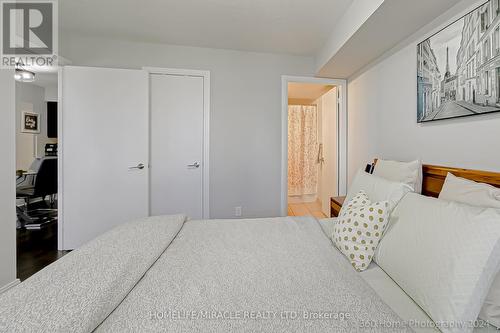 1410 - 125 Village Green Square W, Toronto (Agincourt South-Malvern West), ON - Indoor Photo Showing Bedroom