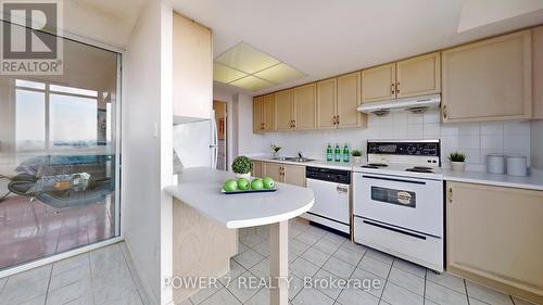 Ph82 - 1 Greystone Walk Drive, Toronto (Kennedy Park), ON - Indoor Photo Showing Kitchen With Double Sink