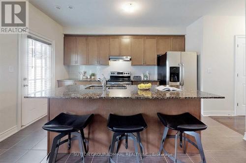 5 - 10060 Keele Street, Vaughan (Maple), ON - Indoor Photo Showing Kitchen With Upgraded Kitchen