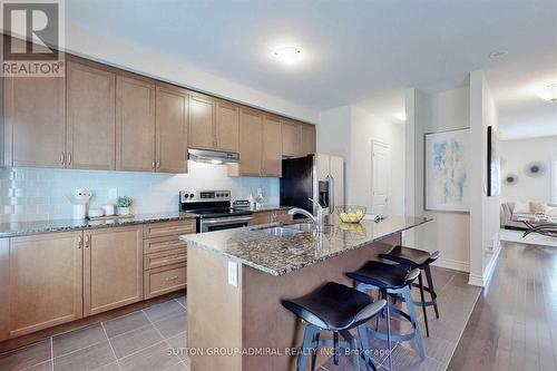 5 - 10060 Keele Street, Vaughan (Maple), ON - Indoor Photo Showing Kitchen With Double Sink With Upgraded Kitchen