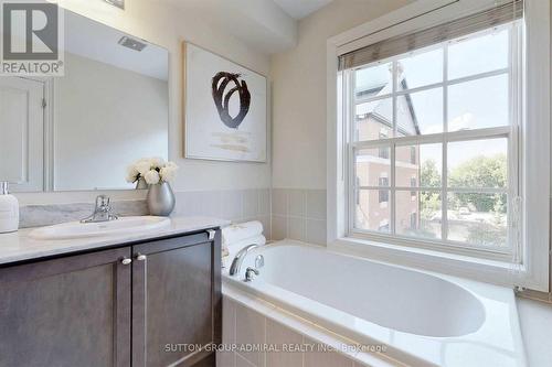 5 - 10060 Keele Street, Vaughan (Maple), ON - Indoor Photo Showing Bathroom