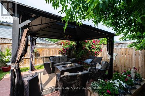 1306* Leighland Road, Burlington (Freeman), ON - Outdoor With Deck Patio Veranda