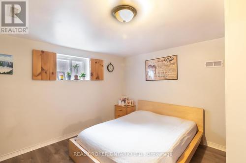 1306* Leighland Road, Burlington (Freeman), ON - Indoor Photo Showing Bedroom