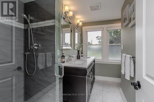 383 Patricia Drive, Burlington (Bayview), ON - Indoor Photo Showing Bathroom