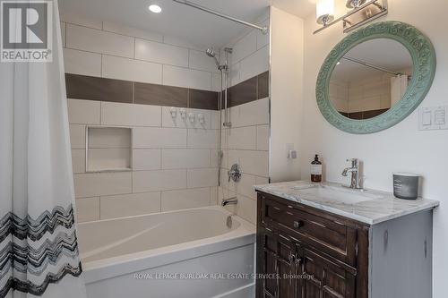 383 Patricia Drive, Burlington (Bayview), ON - Indoor Photo Showing Bathroom