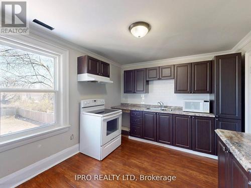 219 Queen Street W, Brampton (Downtown Brampton), ON - Indoor Photo Showing Kitchen