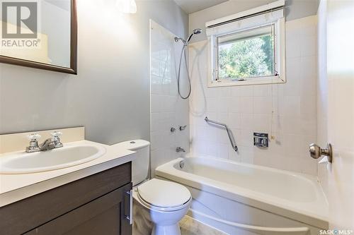 1342 Grandview Street W, Moose Jaw, SK - Indoor Photo Showing Bathroom