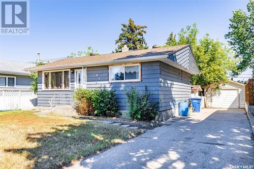 1342 Grandview Street W, Moose Jaw, SK - Outdoor