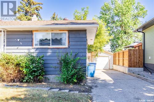 1342 Grandview Street W, Moose Jaw, SK - Outdoor