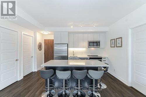 C318 - 301 Sea Ray Avenue, Innisfil, ON - Indoor Photo Showing Kitchen