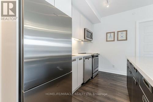 C318 - 301 Sea Ray Avenue, Innisfil, ON - Indoor Photo Showing Kitchen