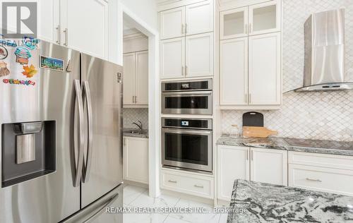 9 Bedouin Crescent, Brampton, ON - Indoor Photo Showing Kitchen With Upgraded Kitchen