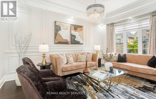 9 Bedouin Crescent, Brampton (Toronto Gore Rural Estate), ON - Indoor Photo Showing Living Room