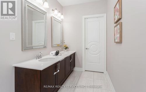 9 Bedouin Crescent, Brampton (Toronto Gore Rural Estate), ON - Indoor Photo Showing Bathroom