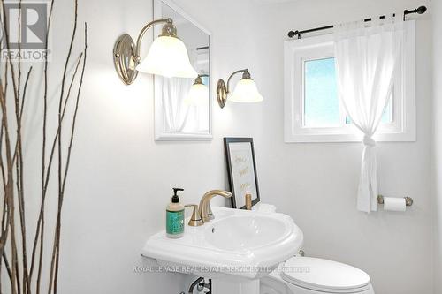 4499 Rogers Road, Burlington (Shoreacres), ON - Indoor Photo Showing Bathroom