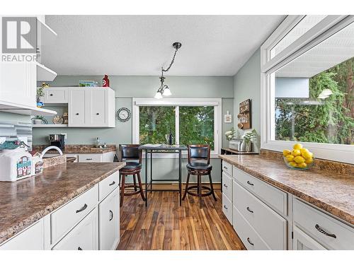 1301 Begley Road, Kelowna, BC - Indoor Photo Showing Kitchen