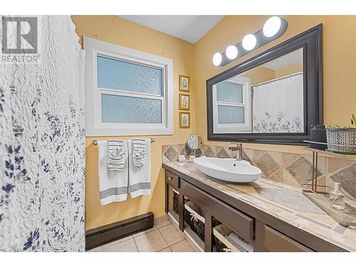 1301 Begley Road, Kelowna, BC - Indoor Photo Showing Bathroom