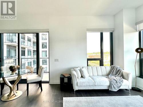 626 - 280 Howland Avenue, Toronto (Annex), ON - Indoor Photo Showing Living Room