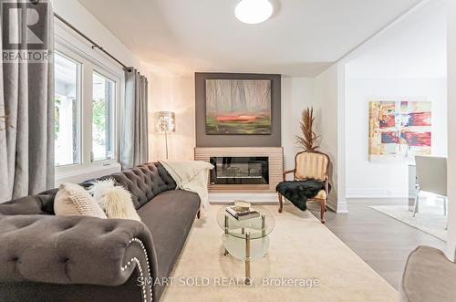 148 Richmond Street, Richmond Hill (Mill Pond), ON - Indoor Photo Showing Living Room With Fireplace