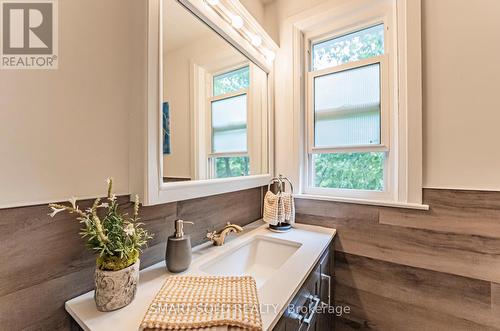 148 Richmond Street, Richmond Hill (Mill Pond), ON - Indoor Photo Showing Bathroom