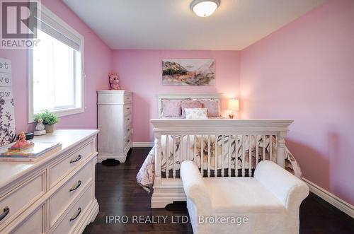 21 Coutts Court, Guelph, ON - Indoor Photo Showing Bedroom